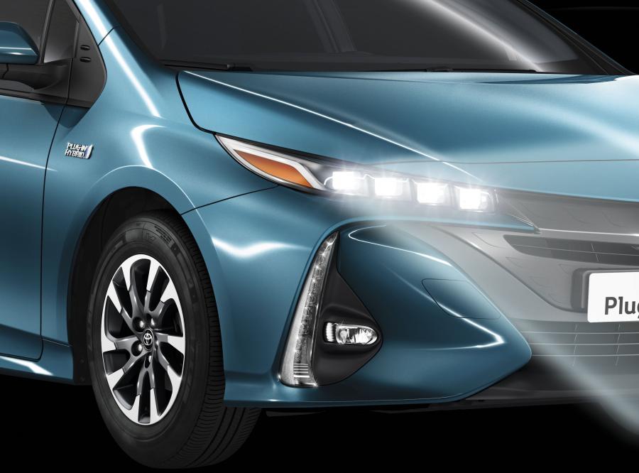 Детали экстерьера Toyota Prius Plug-in Hybrid 2016 года  (фото 91 из 187)